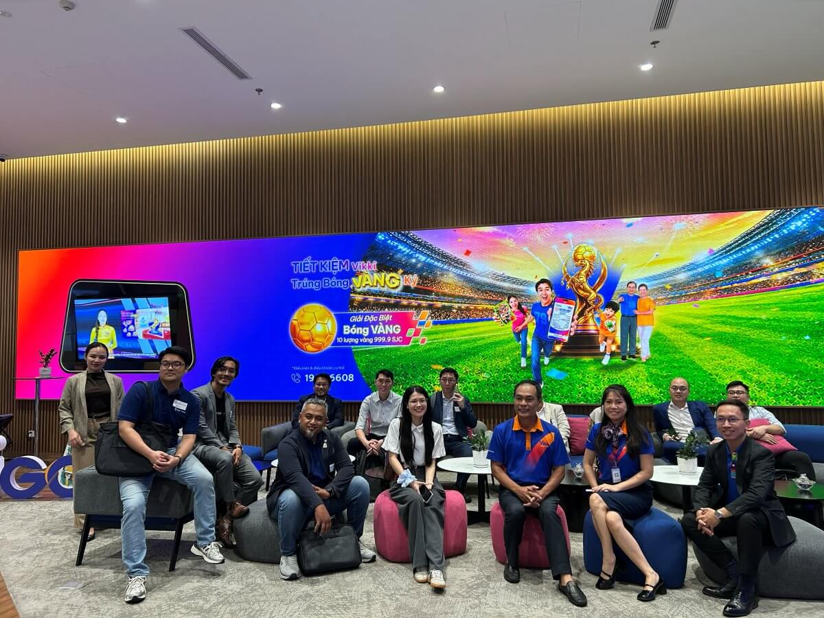 MedicalMet team at the Galaxy Innovation Hub in Ho Chi Minh City, Vietnam